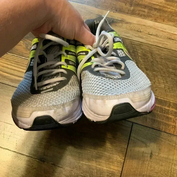 Nike Structure 16 Womens 8 Running Shoe Grey Purple Neon Yellow Preowned‎ - Picture 3 of 9